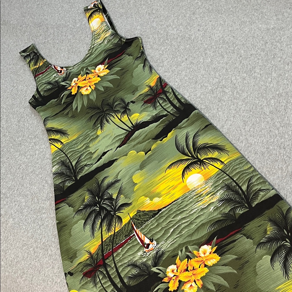 Tropical Green Floral Sundress - Picture 2 of 9